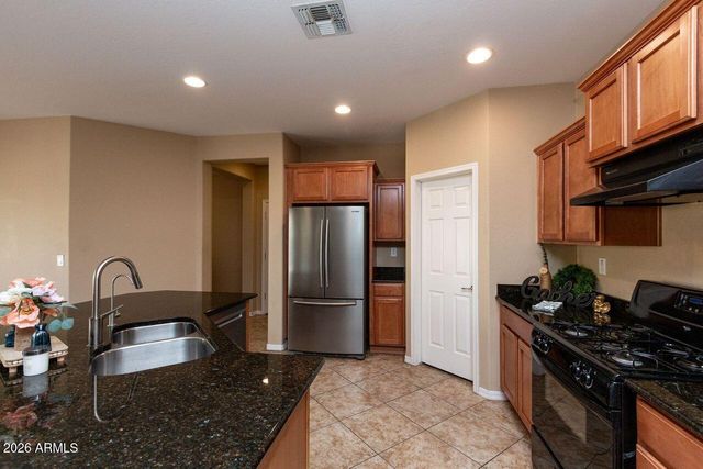 2526 W DESERT VISTA Trail, Phoenix, AZ 85085