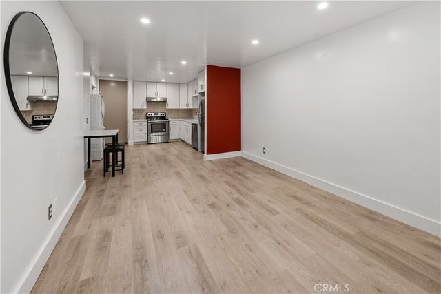 532 N Rossmore Avenue 107, Los Angeles, CA 90004