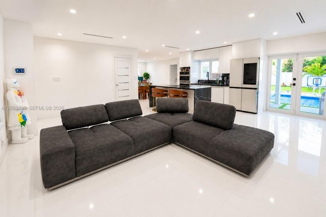 1061 SW 18th Street, Boca Raton, FL 33486