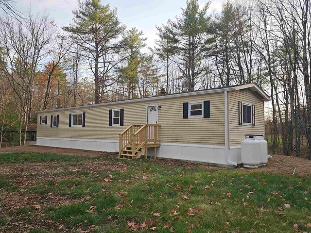 11 Gray Road, Barnstead, NH 03225