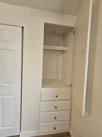 11 Gray Road, Barnstead, NH 03225