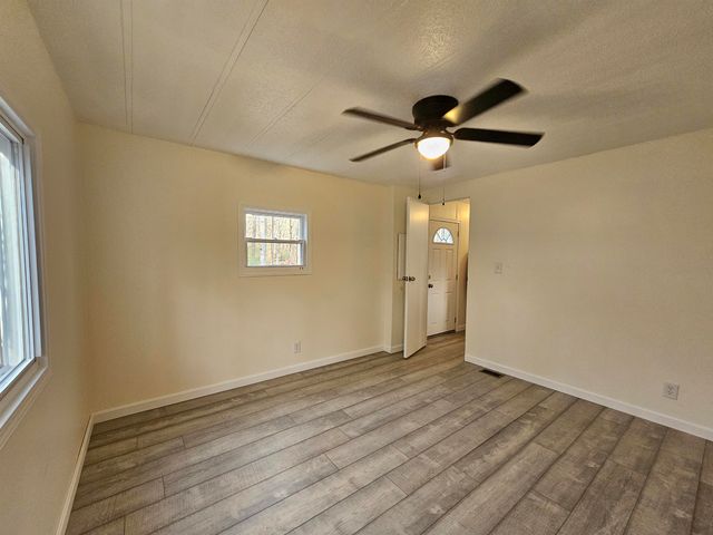 11 Gray Road, Barnstead, NH 03225