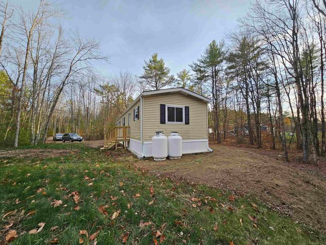 11 Gray Road, Barnstead, NH 03225