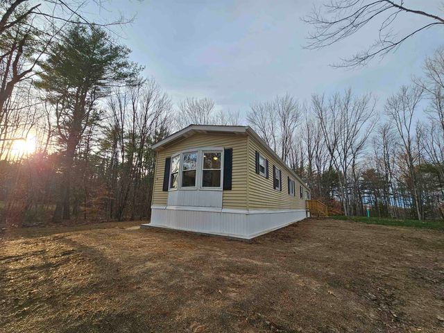11 Gray Road, Barnstead, NH 03225