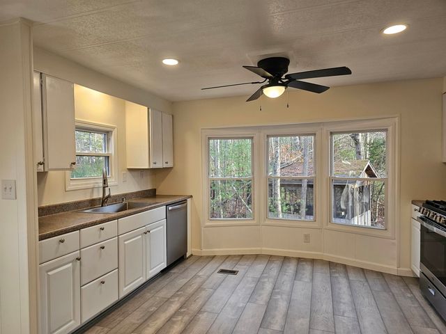 11 Gray Road, Barnstead, NH 03225