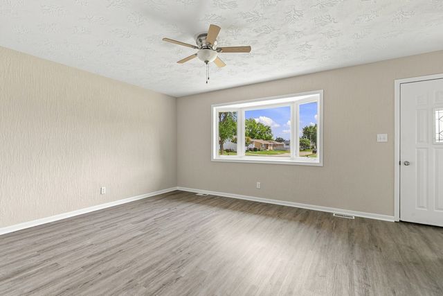 391 33rd Avenue Court, East Moline, IL 61244