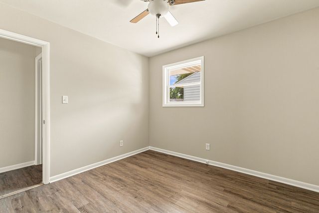 391 33rd Avenue Court, East Moline, IL 61244