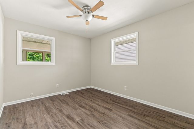 391 33rd Avenue Court, East Moline, IL 61244