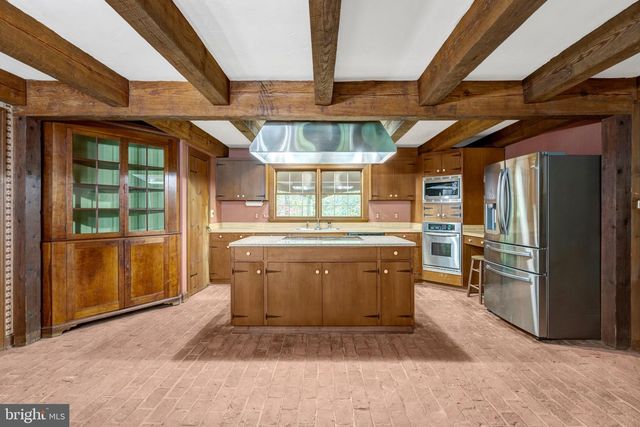 7430 CLIFTON RD, Clifton, VA 20124