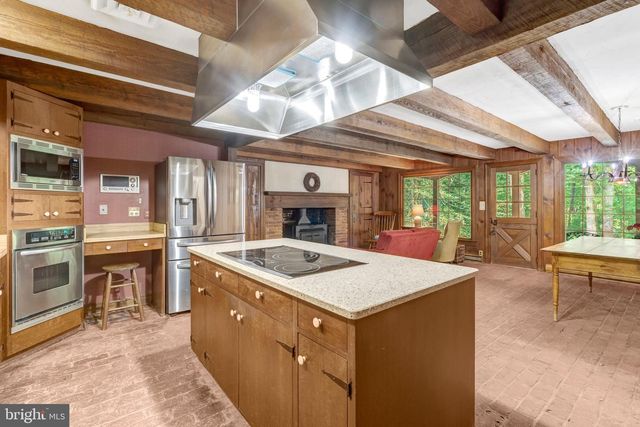 7430 CLIFTON RD, Clifton, VA 20124