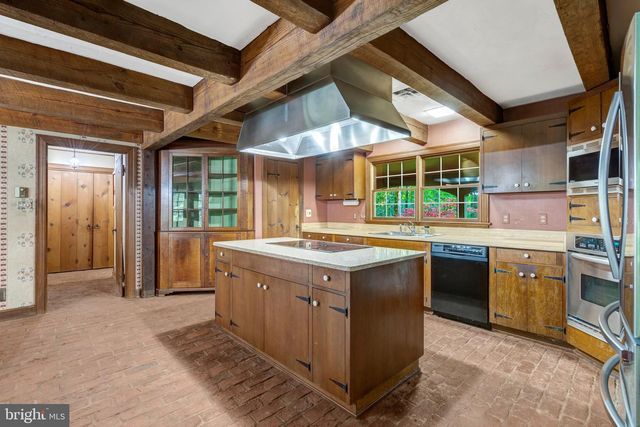 7430 CLIFTON RD, Clifton, VA 20124