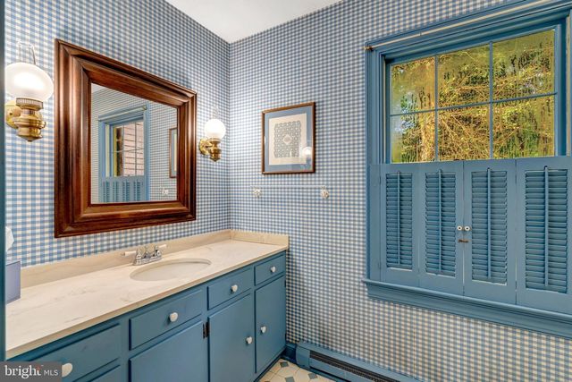 7430 CLIFTON RD, Clifton, VA 20124