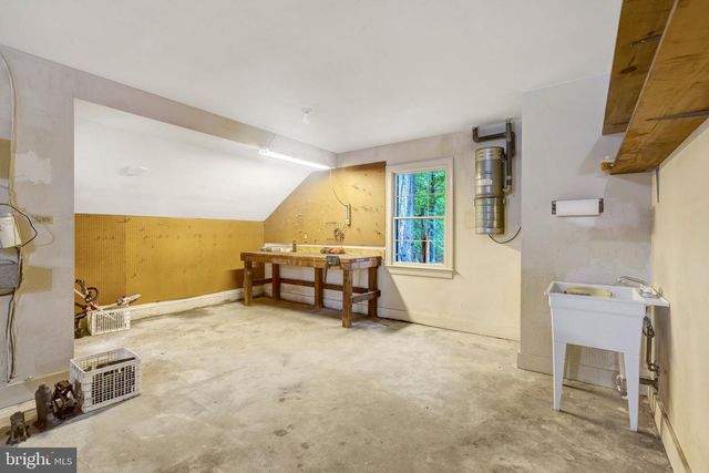 7430 CLIFTON RD, Clifton, VA 20124
