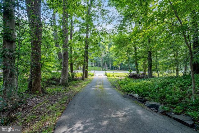 7430 CLIFTON RD, Clifton, VA 20124