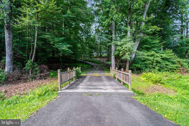 7430 CLIFTON RD, Clifton, VA 20124