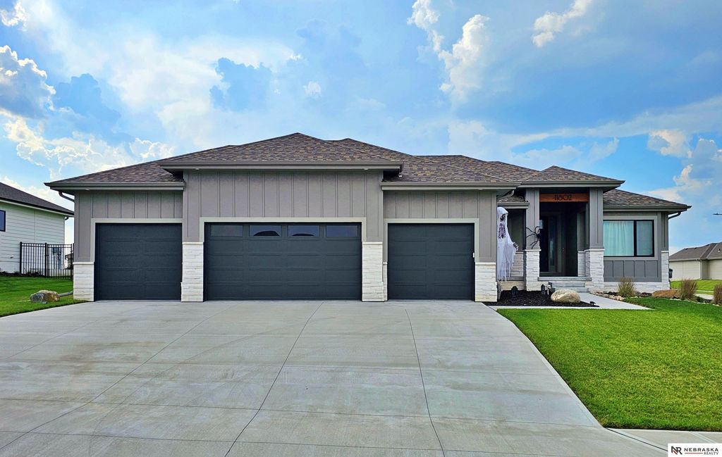 11602 South 116th Street, Papillion, NE 68046