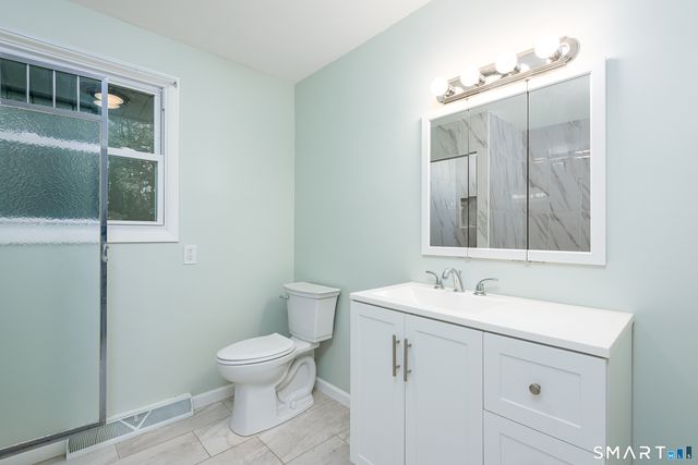 8 Lincoln Avenue, West Hartford, CT 06117