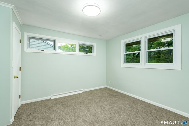 8 Lincoln Avenue, West Hartford, CT 06117