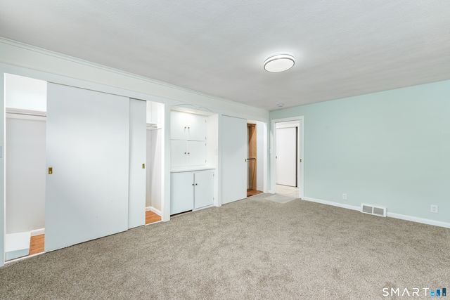 8 Lincoln Avenue, West Hartford, CT 06117