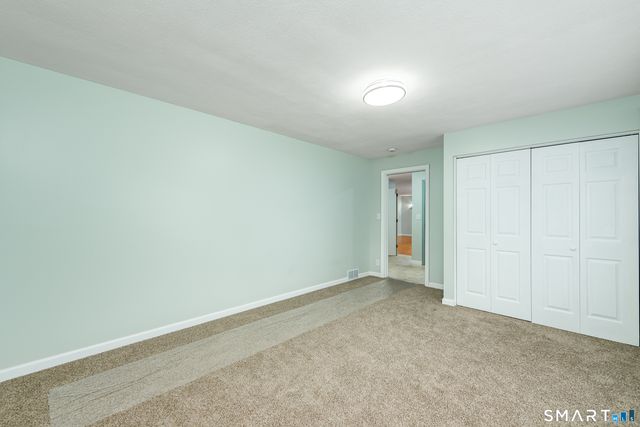 8 Lincoln Avenue, West Hartford, CT 06117