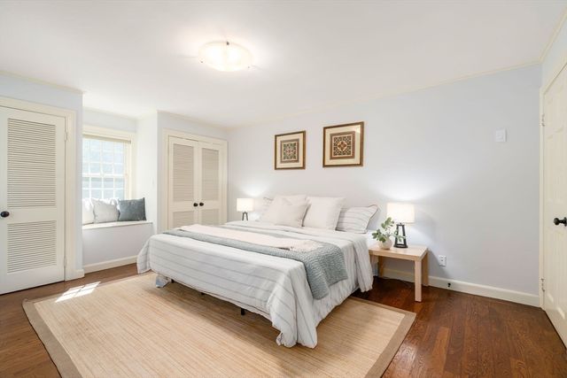 118 Newton St, Weston, MA 02493