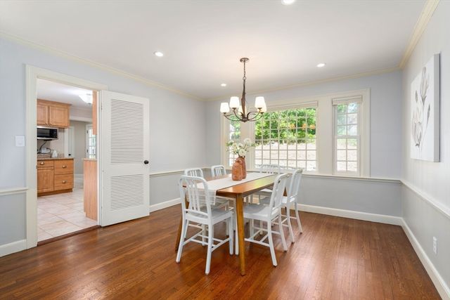 118 Newton St, Weston, MA 02493