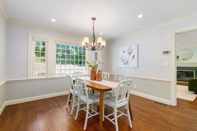 118 Newton St, Weston, MA 02493