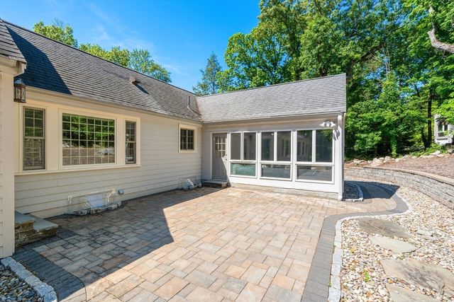 118 Newton St, Weston, MA 02493