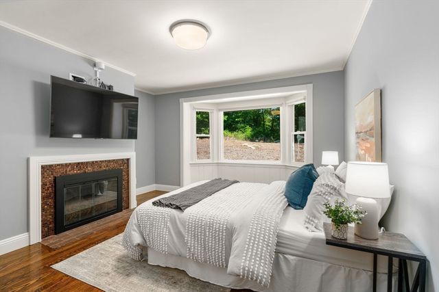 118 Newton St, Weston, MA 02493