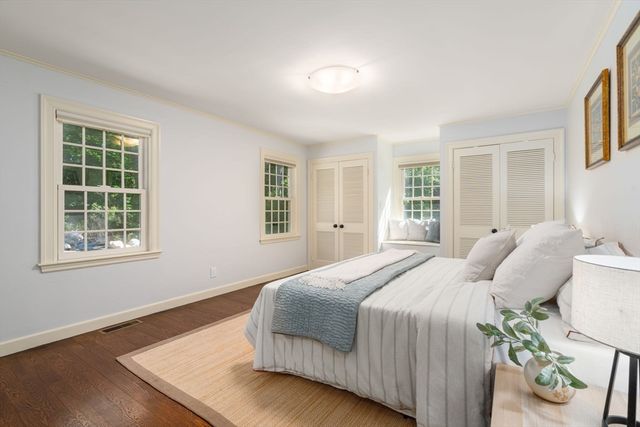 118 Newton St, Weston, MA 02493