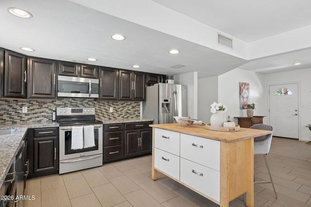 8319 E Bonnie Rose Avenue, Scottsdale, AZ 85250