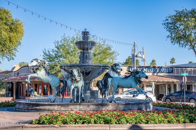 8319 E Bonnie Rose Avenue, Scottsdale, AZ 85250