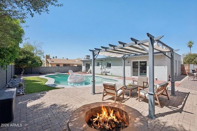 8319 E Bonnie Rose Avenue, Scottsdale, AZ 85250