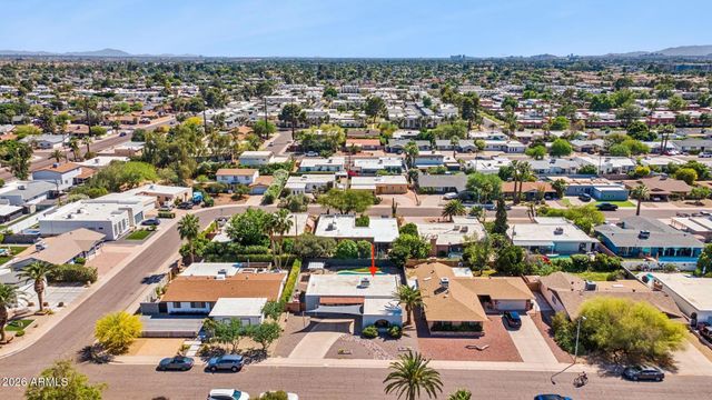 8319 E Bonnie Rose Avenue, Scottsdale, AZ 85250