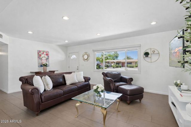 8319 E Bonnie Rose Avenue, Scottsdale, AZ 85250