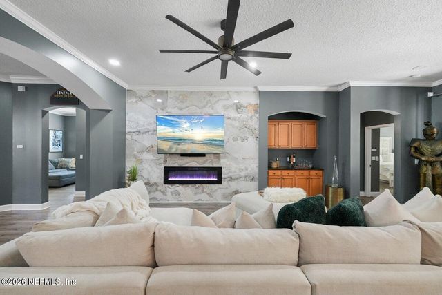 1103 SOUTHERN HILLS Drive, Orange Park, FL 32065