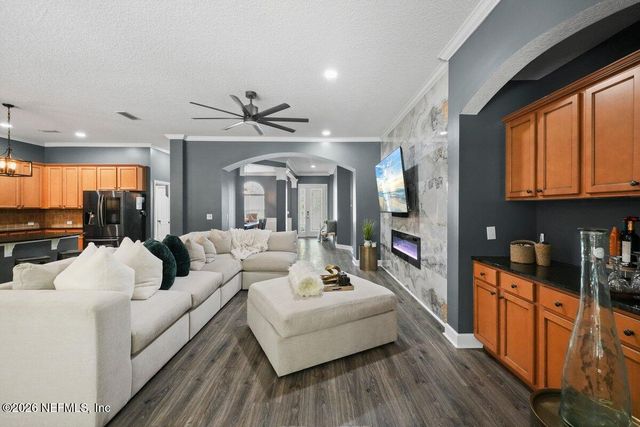 1103 SOUTHERN HILLS Drive, Orange Park, FL 32065