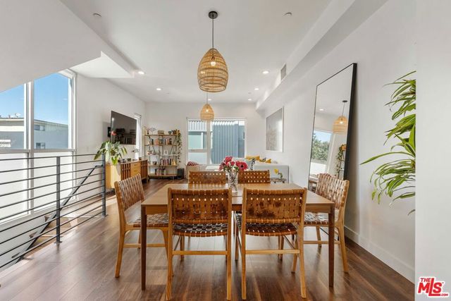 6024 W Beachwood Lane, Los Angeles, CA 90038