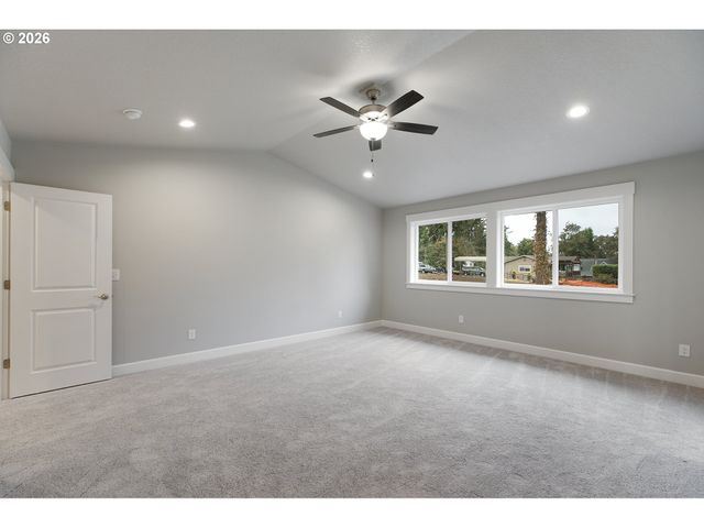 14047 Se Piper Cub Way, Milwaukie, OR 97267