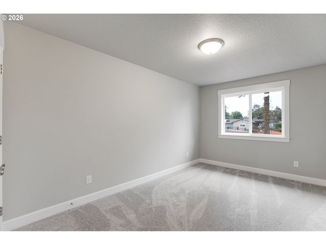 14047 Se Piper Cub Way, Milwaukie, OR 97267