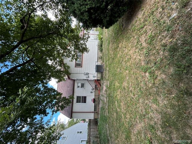 2315 Hartwick Highway, Lincoln Park, MI 48146