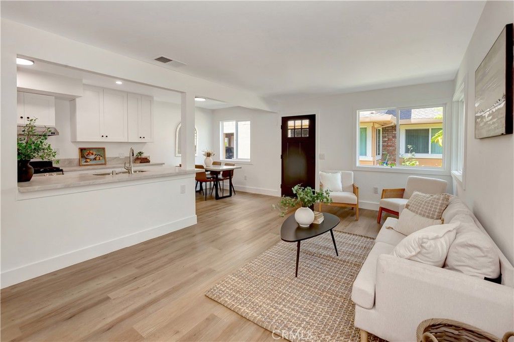 Image 7 of property listing at 32294 Paseo Carolina, San Juan Capistrano, CA 92675