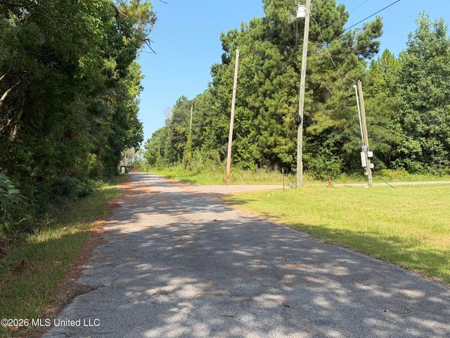 14990 Hummingbird Lane, Biloxi, MS 39532