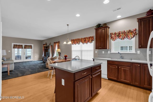 5 Bellagio Road, Manchester, NJ 08759
