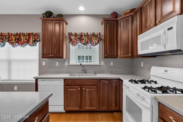 5 Bellagio Road, Manchester, NJ 08759