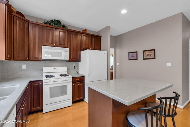 5 Bellagio Road, Manchester, NJ 08759