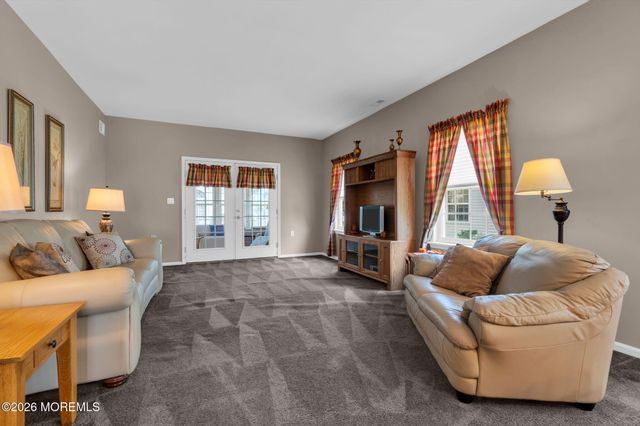 5 Bellagio Road, Manchester, NJ 08759