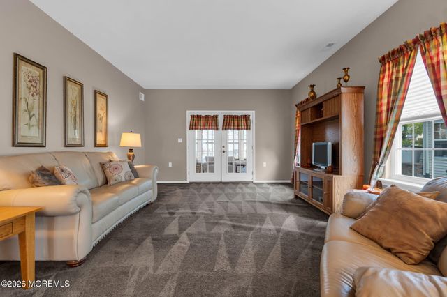 5 Bellagio Road, Manchester, NJ 08759