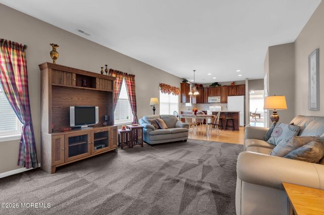 5 Bellagio Road, Manchester, NJ 08759