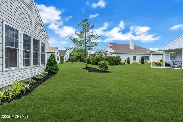 5 Bellagio Road, Manchester, NJ 08759